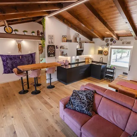 Casa Montini * マルチェージネ